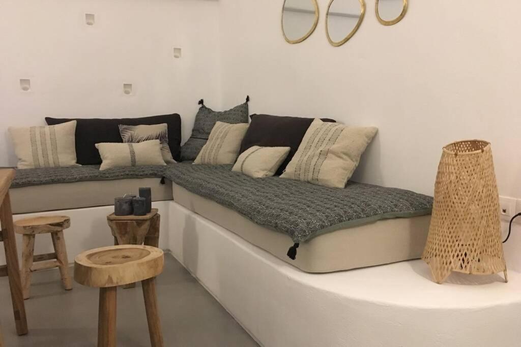 Santorini Folia Cave House With Jacuzzi Villa Pýrgos Eksteriør billede