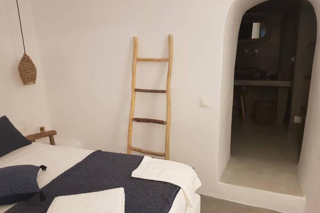 Santorini Folia Cave House With Jacuzzi Villa Pýrgos Eksteriør billede