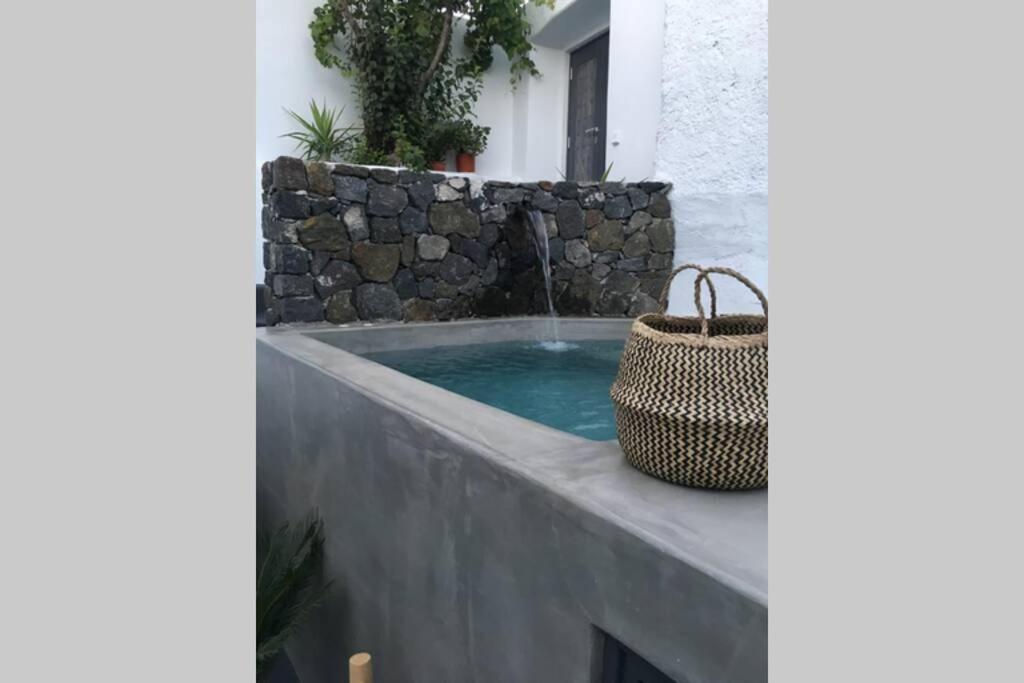 Santorini Folia Cave House With Jacuzzi Villa Pýrgos Eksteriør billede